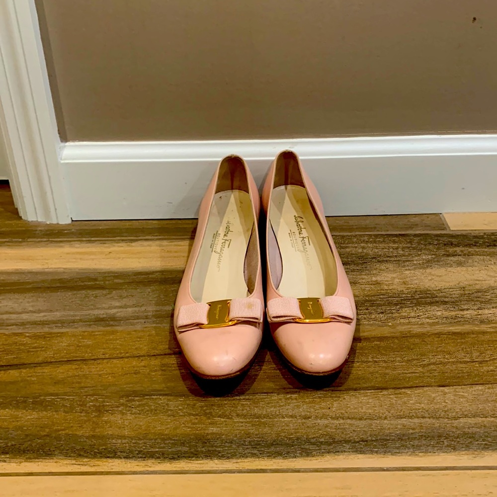 Classic ferragamo vara bow flat